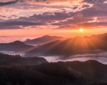 Buenos días con Dios: 33 mensajes bíblicos de buenos días y bendición